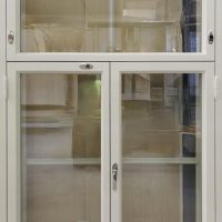 Välikarmiton T-ikkuna vakioheloin (kilvet toimitetaan irrallisina), Funkkis puitemuoto