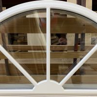 Kiinteä auringon nousu pintaristikolla