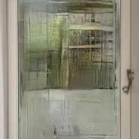 Ulos avautuvan ulkopuitteen vakiosulkimet + tuulihaka