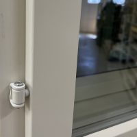 Huulletun sisäpuitteen vakiosarna. Puitemuotona vakio lämpölasimuoto