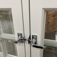 Abloy-kääntösuljin-pari, Kustavilainen puitemuoto